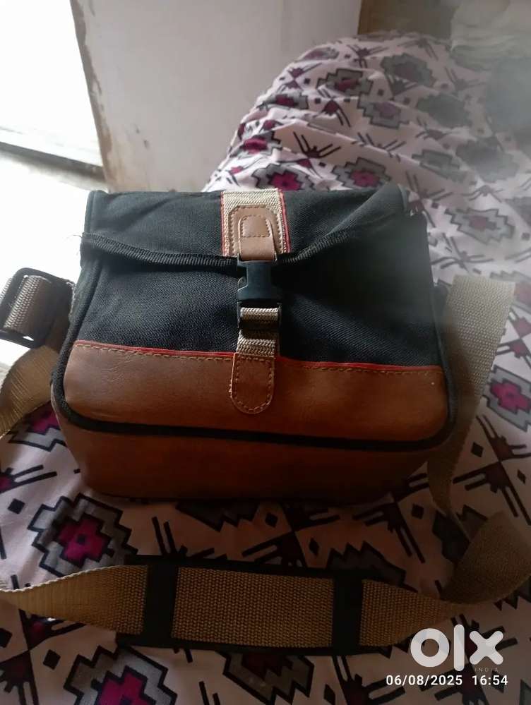 Old model antic piece reel camera...