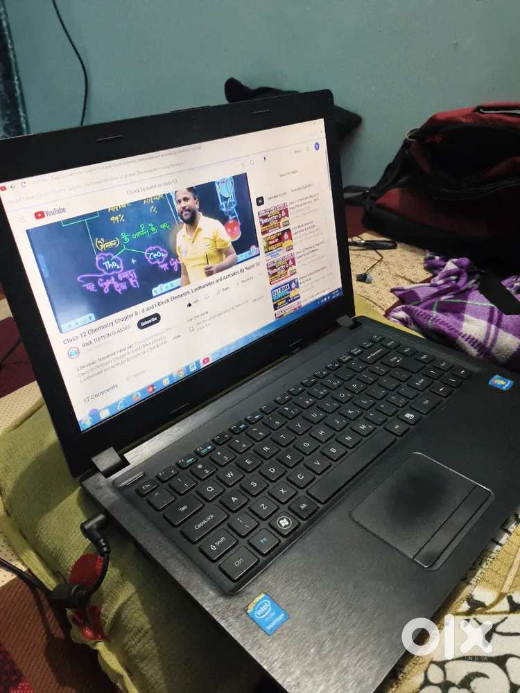 Acer laptop with l shape counter