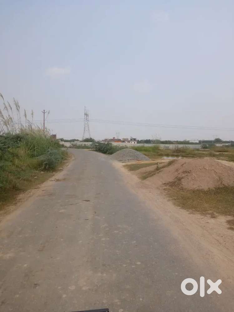 Jarauli ke pass vanpurwa me plot 6.50lakh ka 50 gaj