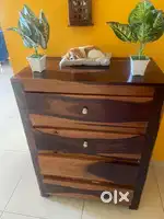 Chest of drawer