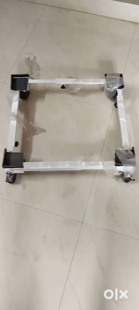 Fridge stand adjustable