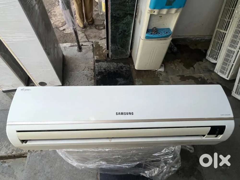 1.5 ton split AC with warranty and good condition 1.5 year used