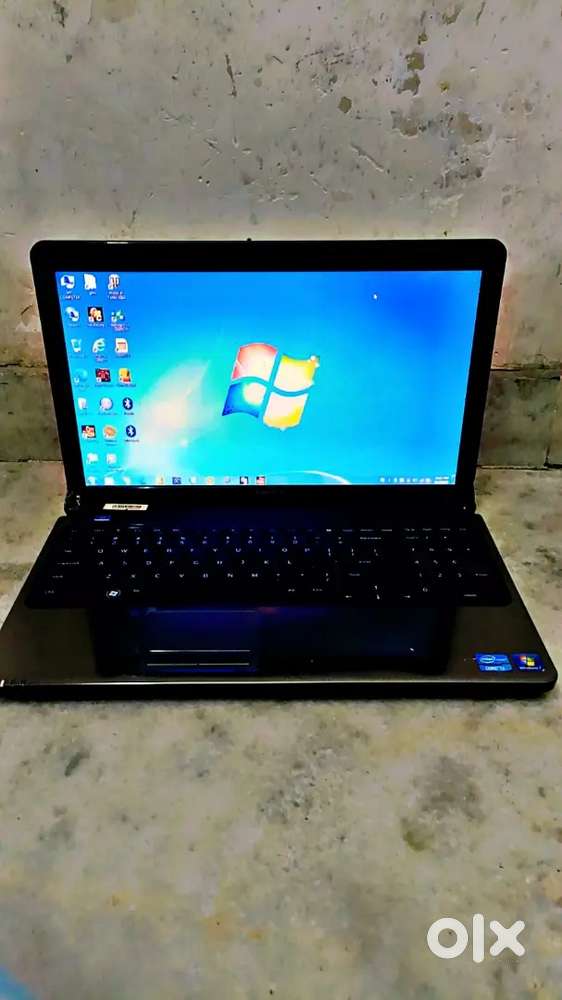 Dell inspire 1564 Intel core i3 8GB RAM 300 GB storage