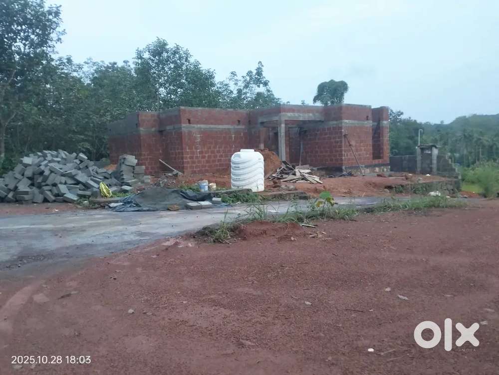 Mulamthuruthy Vettical 5,10 cent plot for sale