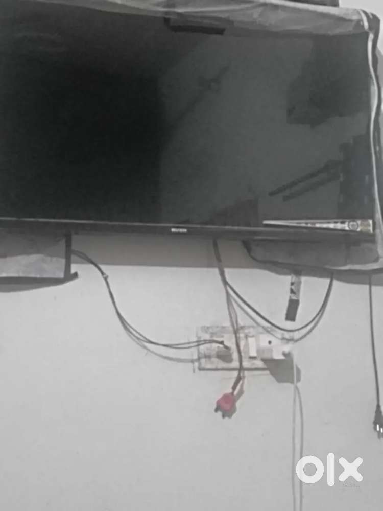 Bush tv new 1 year old android tv 43 inch