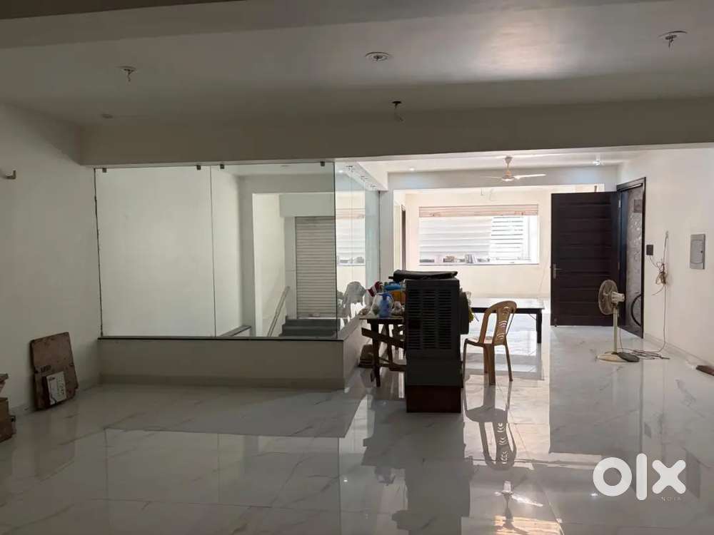 1500 sqft hall  lower ground floor available