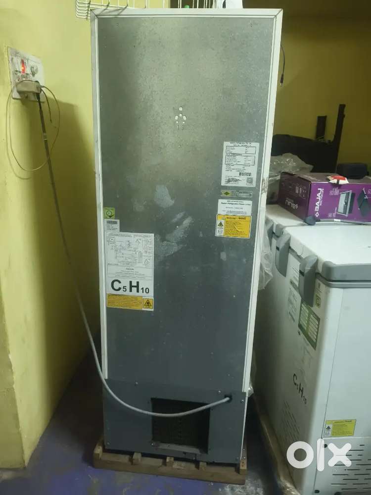 Western fridge 2 years old good conditions.