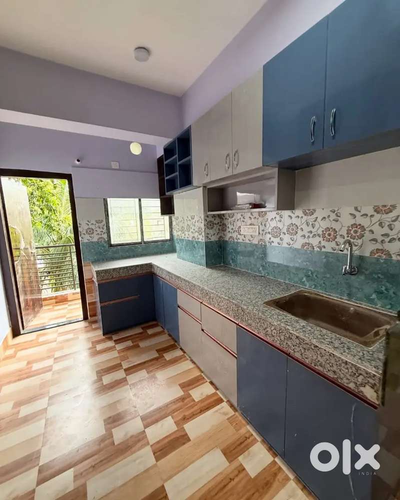 4BHK SEMI FURNISHED FLAT FOR SALE