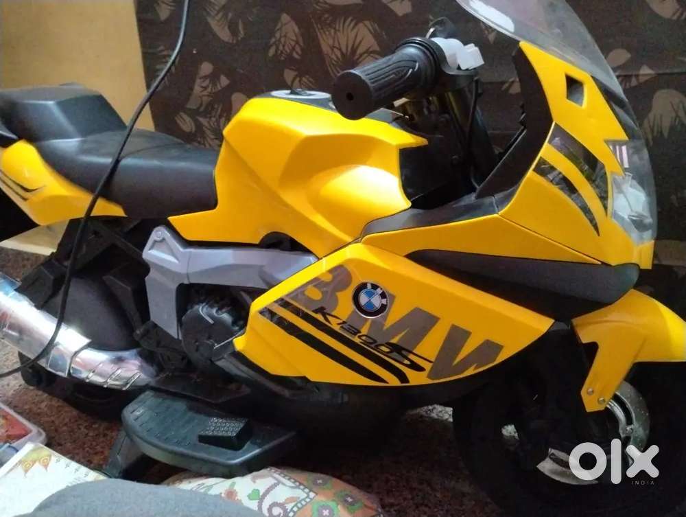 Bmw bike kids new brand conditions 2 month use( 1to 7 yrs comfortable