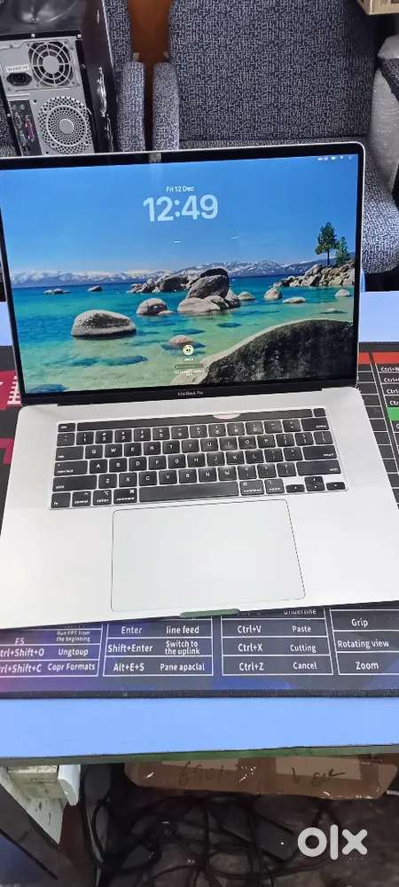 Apple Macbook pro Intel core i7-9th Gen,16Gb/512Gb SSD/4Gb Radeon grap