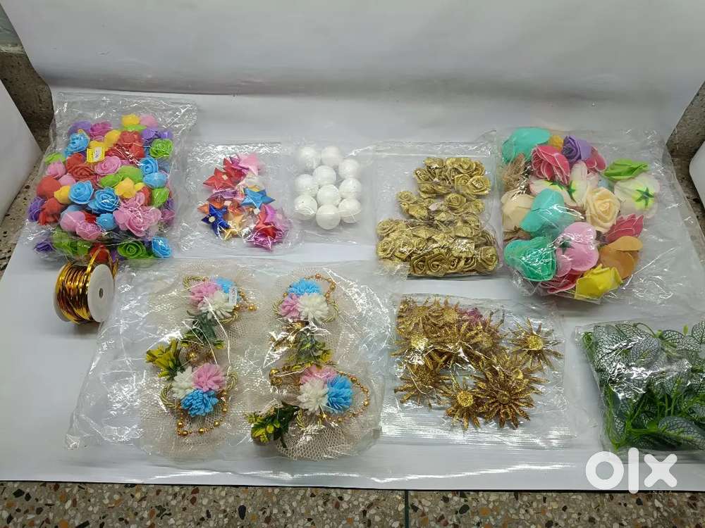 Hamper decoration items