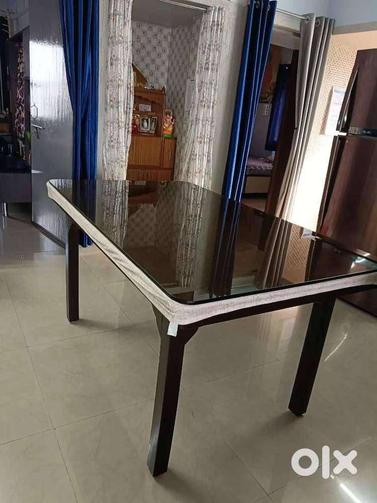 Sagwan 6 seater dining table