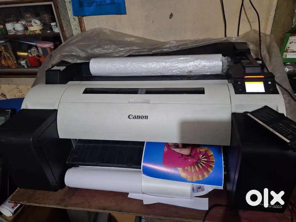 Canon imagePROGRAF TM-200 large format inkjet printer.
