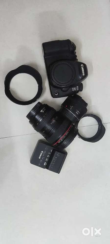 Canon 6D mark2 with 24-105mm & 50mm lense