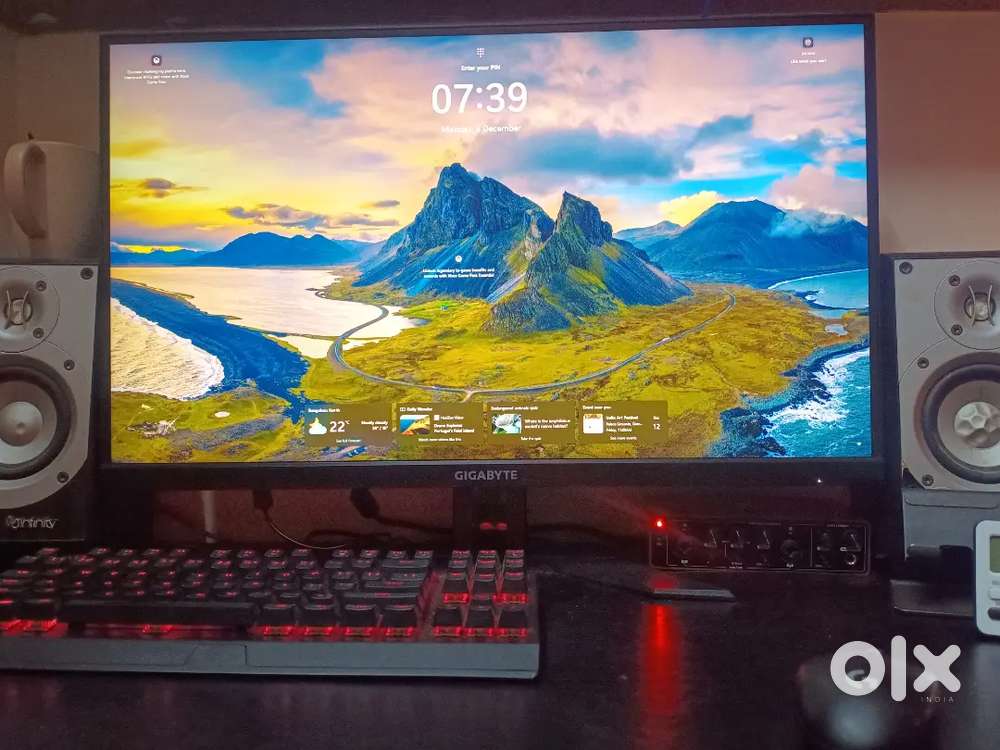 Gaming Computer / PC ( 8700G + RX 7800XT + 32GB DDR5) + 2k Monitor