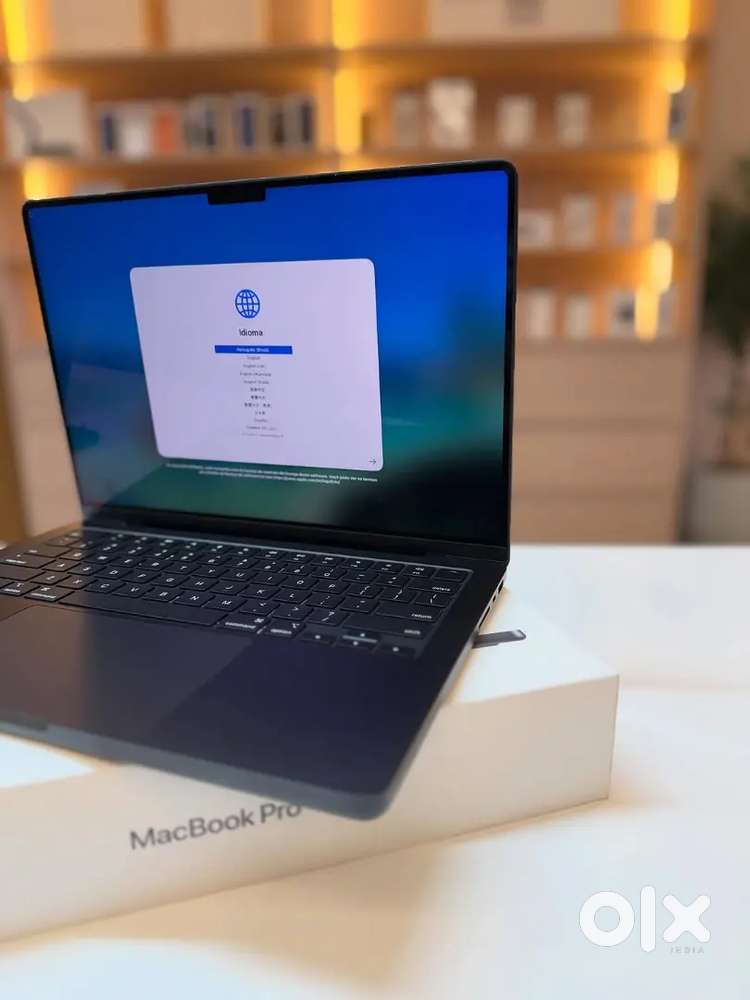 Apple MacBook Pro M5 (14.2 inch, 24GB, 1TB)