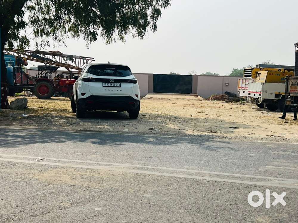 Bavla NA..2500 vaar plot with 3 phase power 2 rooms and bricks wall.