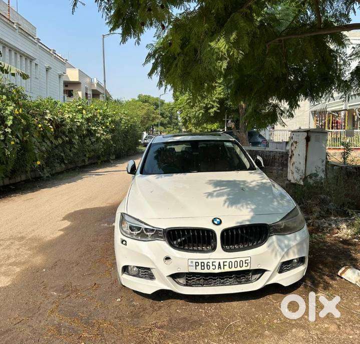 BMW 3 Series GT 320d Luxury Line, 2016, Diesel