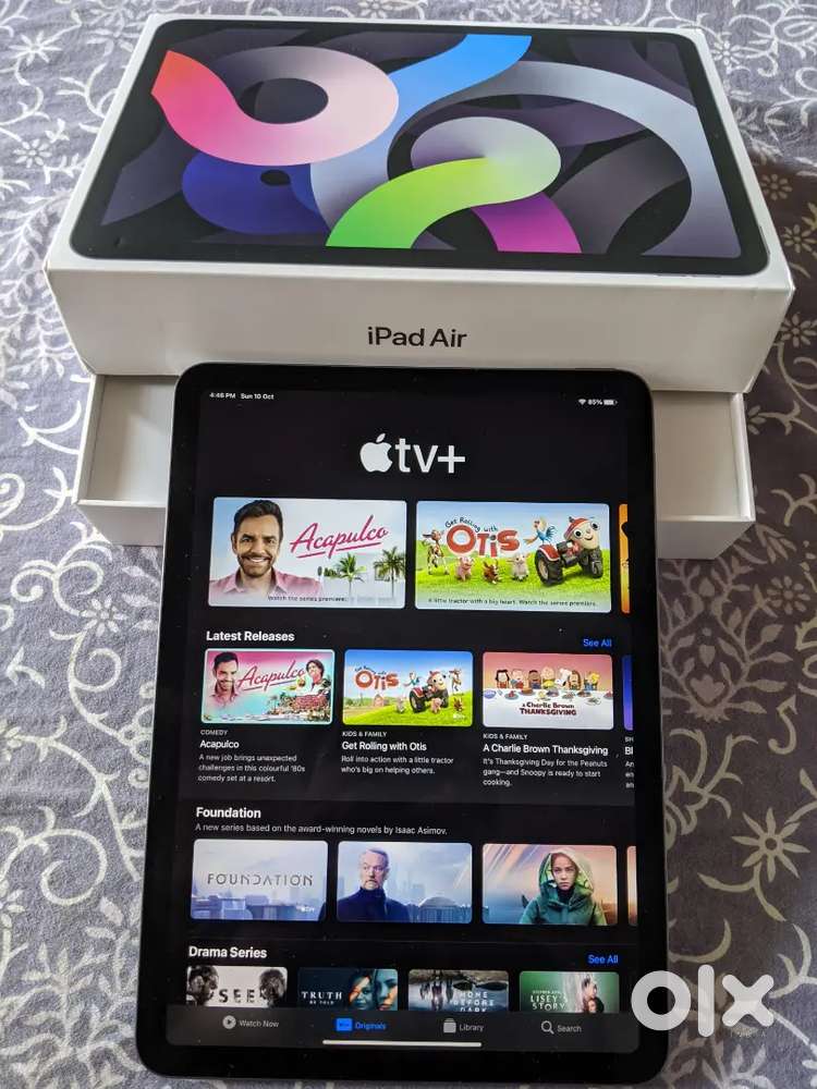 iPad Air 4  256GB  Mint Condition  With Box & Bill