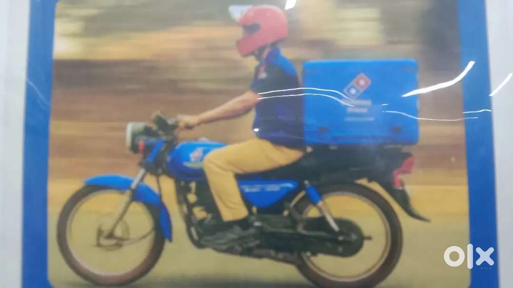 Required staff for Dominos Pizza mall road