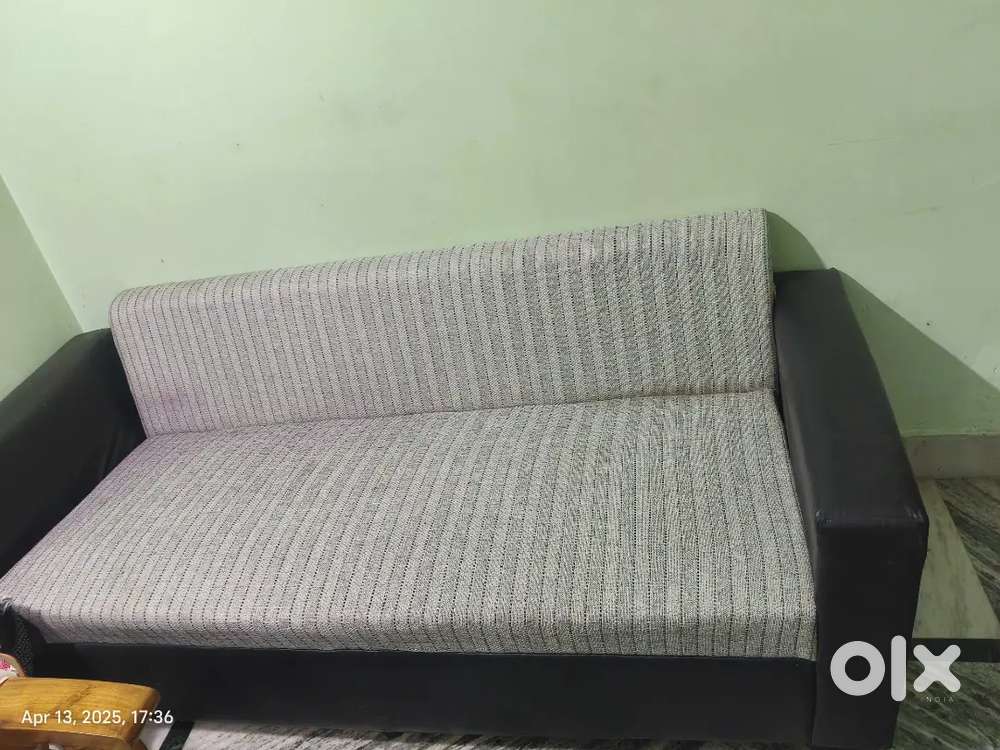 New leather sofa for sell- Bought from Flipkart available for takeaway