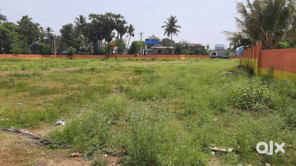 Situated in a peaceful and well-developed neighborhood