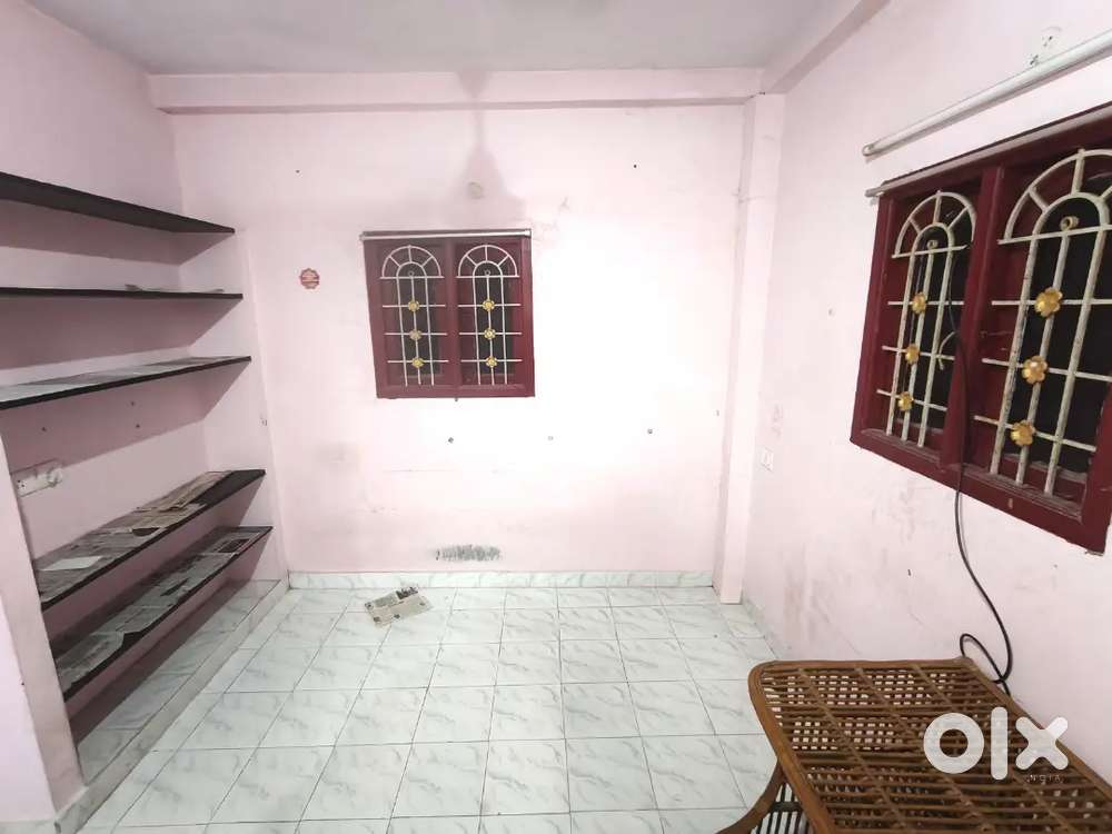 1 BHK small / FAMILY or  GIRLS/VELACHERY GANDHI ROAD