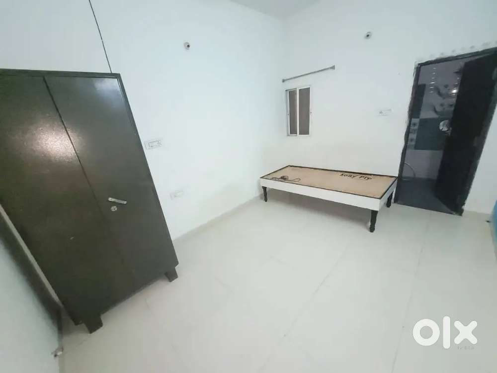 Room For Rent Near Bombay Hospital