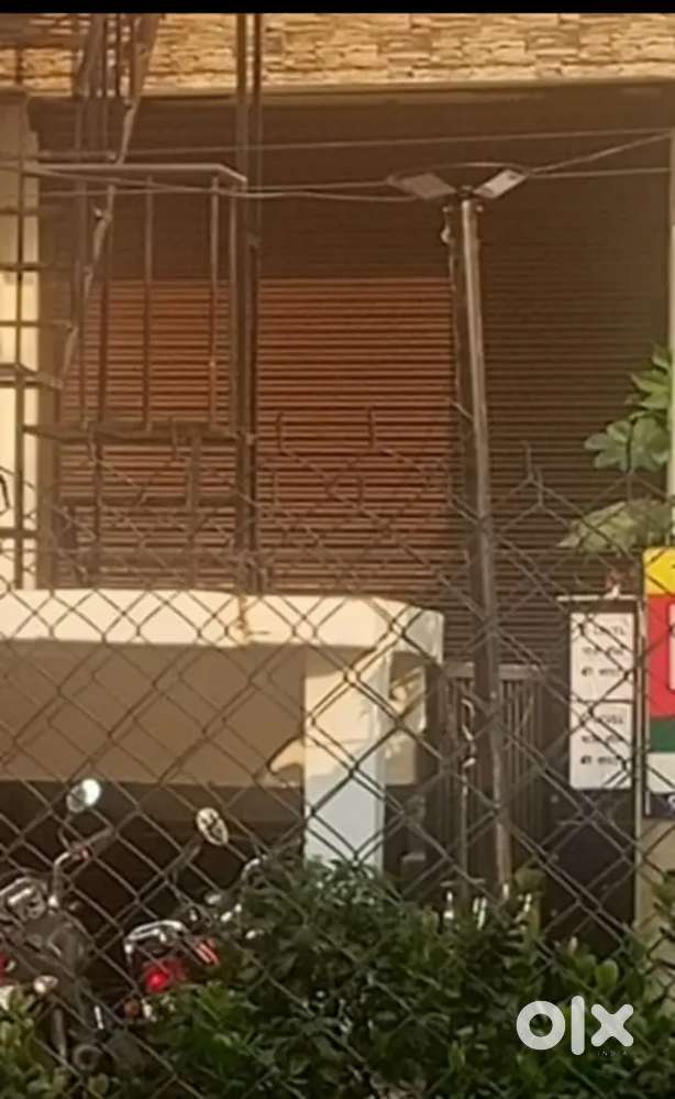 On road Shop for rent in civil lines Allahabad