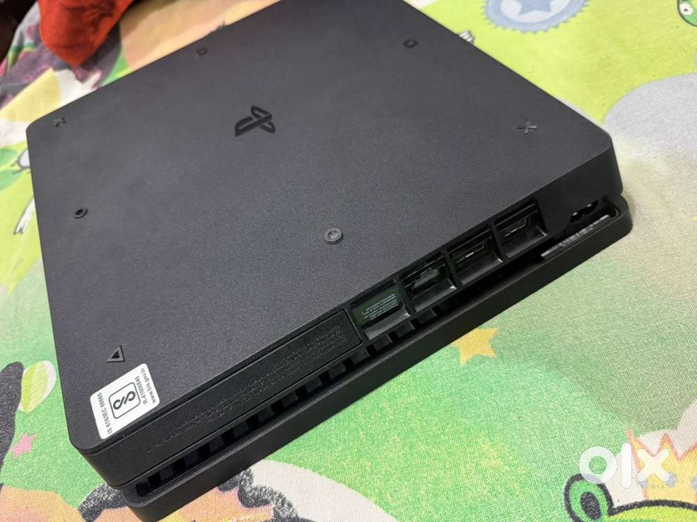 Ps4 Sony, Slim Model
