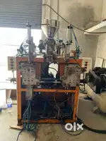 Blow moulding machine