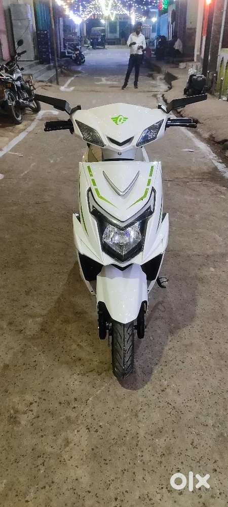 Cosbike electric scooty top speed 60 3 gears