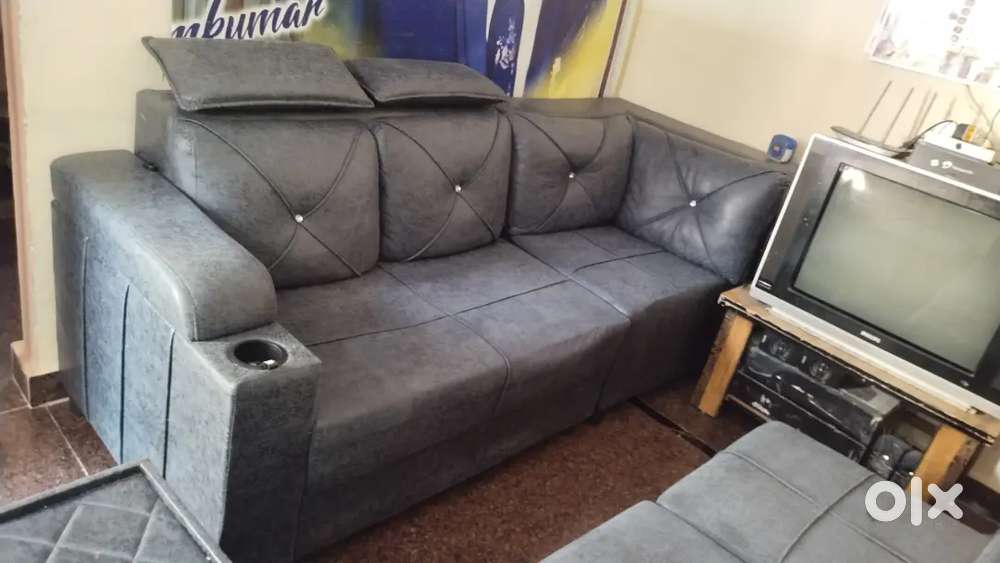 L Shape Sofa Set 6 months Old Urgent Sale