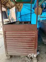 फूड कार्ट चाइनीज, चाय कार्ट, गुटखा - बीडी कार्ट। पहिए लगे हुए हैं।