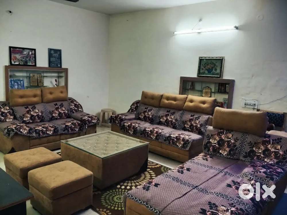 10 seater sofa with centre table