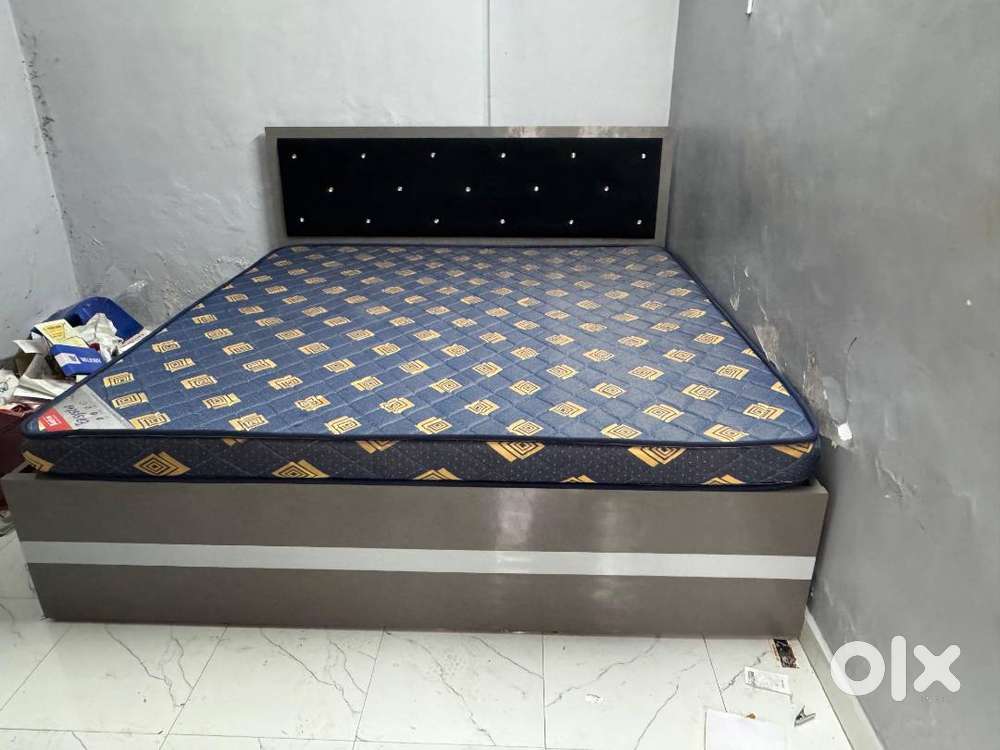 Bed and mattress King Size