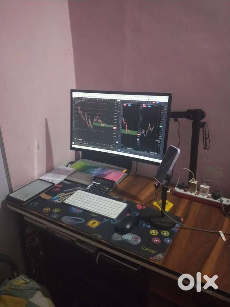 Samsung Essential Series 24 Inch Full HD Curved Monitor