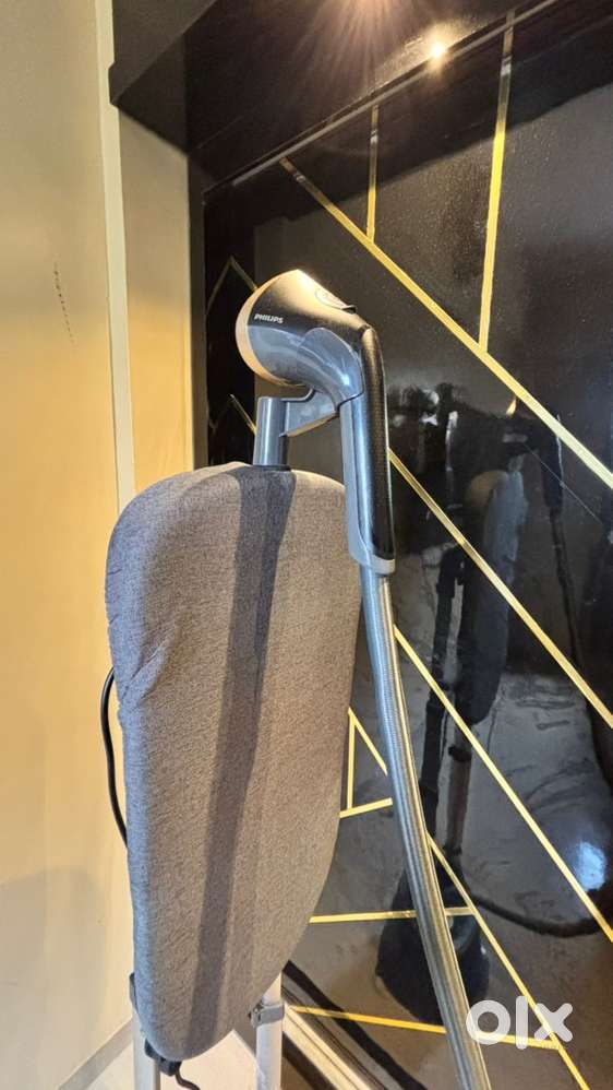 PHILIPS 3000 Series 2000 Watts Standing Garment Steamer