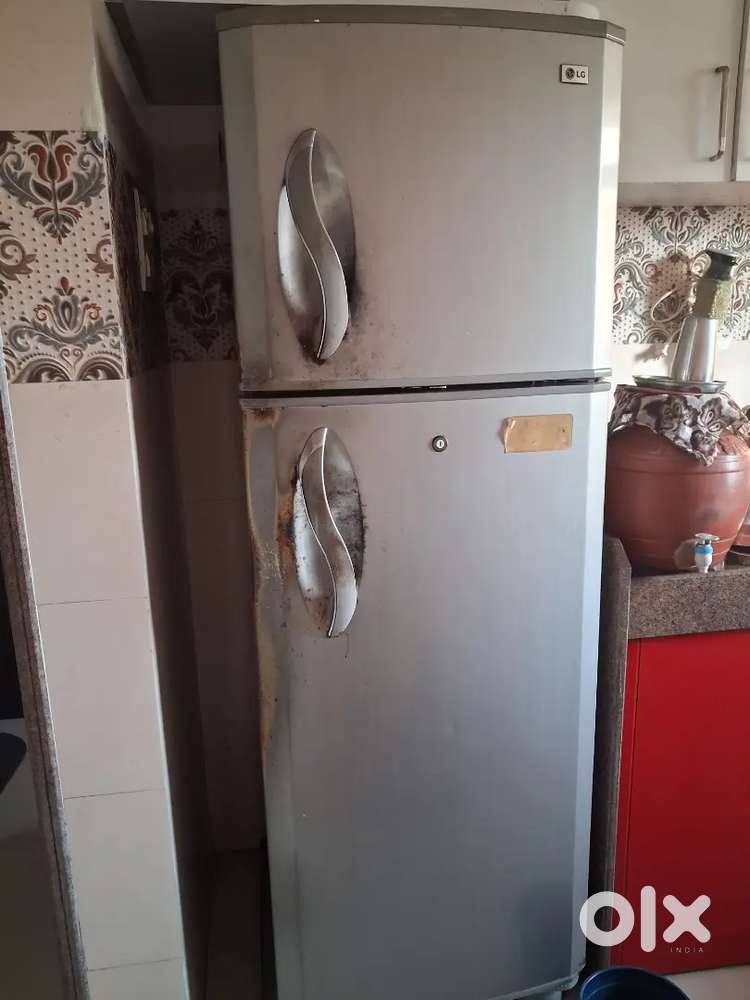 LG REFRIGERATOR DOUBLE DOOR