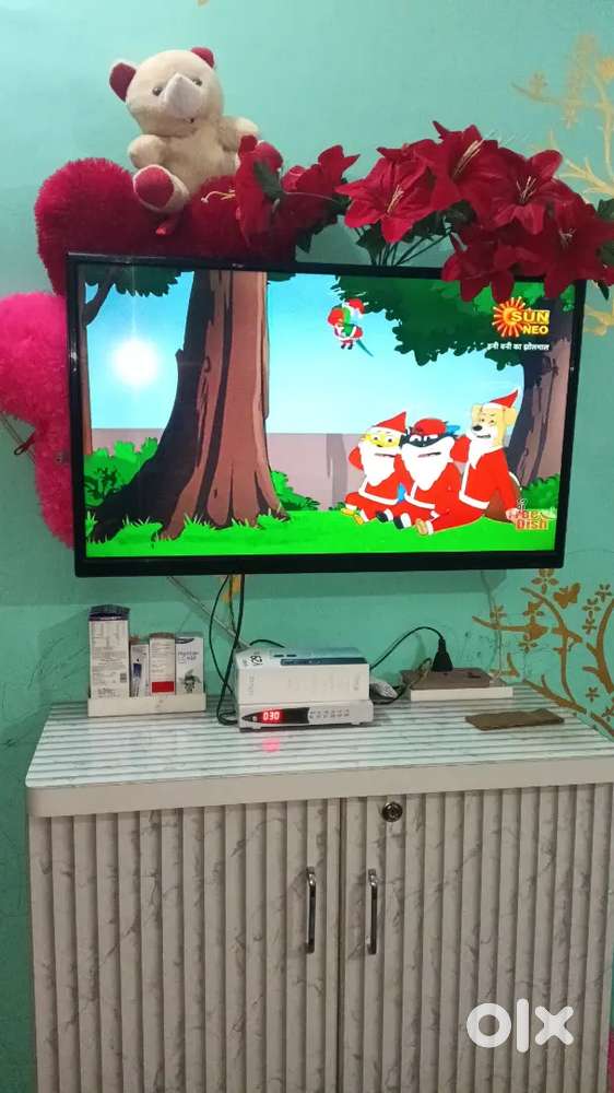 Led tv 3 year old koi kmi nhi ha mast led ha