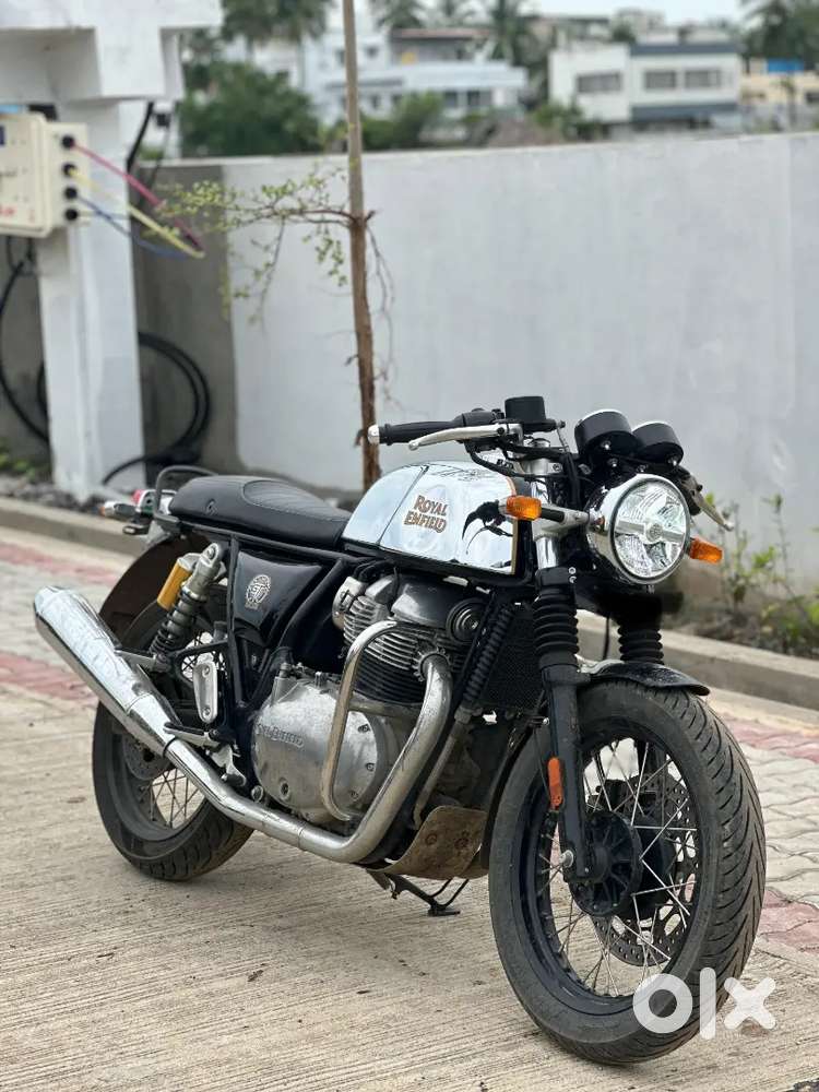 Showroom track vehicle