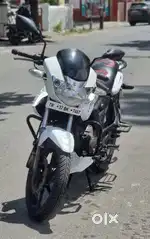 Tvs Apache rtr180cc 2011 model white low km low usage exelent conditio