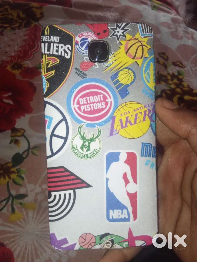 es ka volume batan shi karan hai or back camera baki pura oky hai