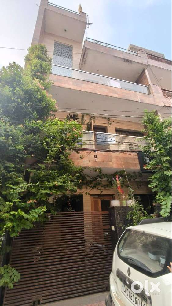 6 BHK KOTHI 100 GAJ MAMTA ENCLAVE TRIPPLE STOREY