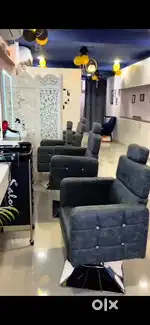 Salon chair