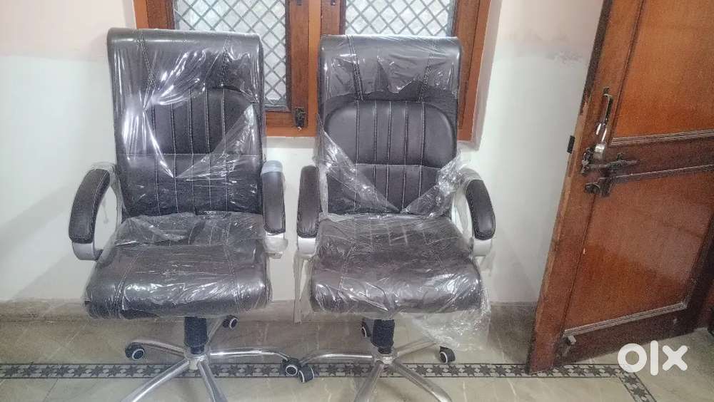 Computer Table and Chair