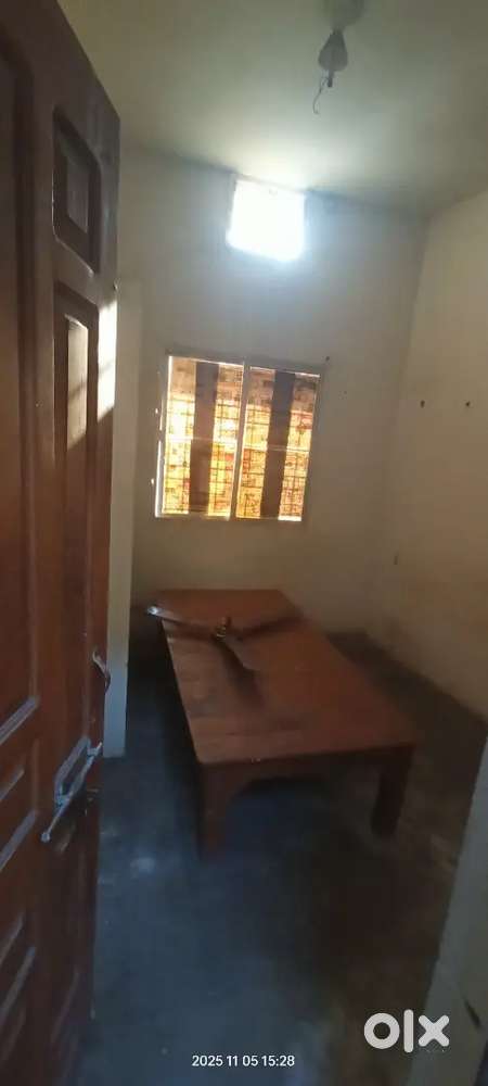 Room for bachelor girls/boys/couple