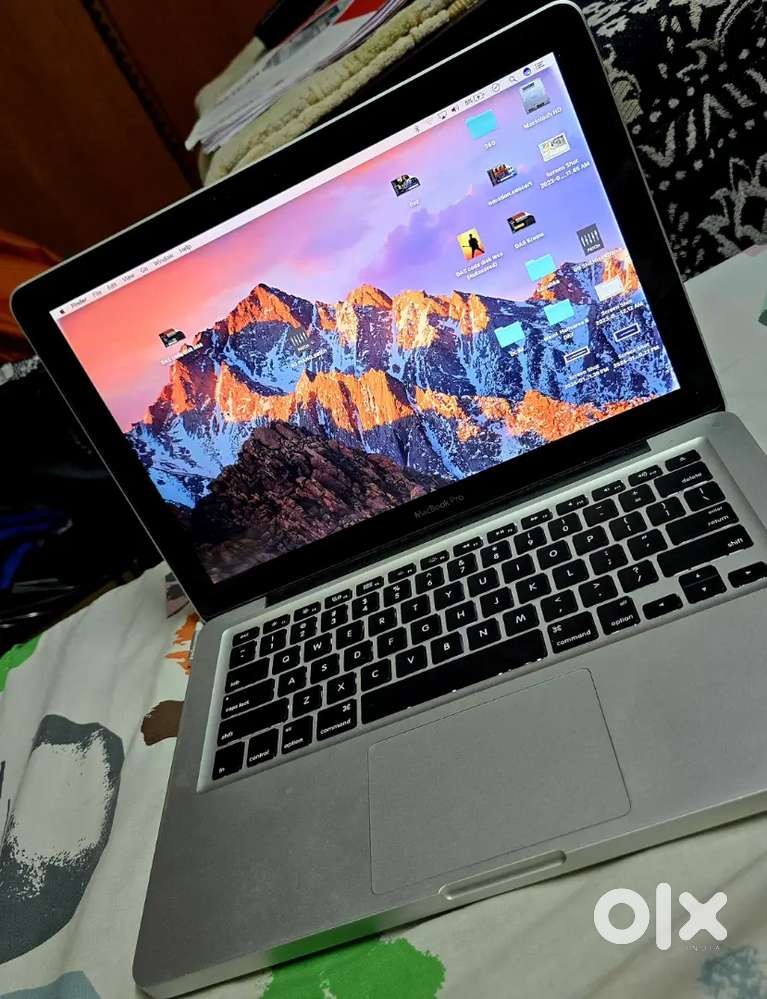 Macbook Pro - 13 inch Core i5 - 16GB RAM
