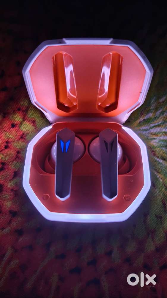 Mivi Earbuds