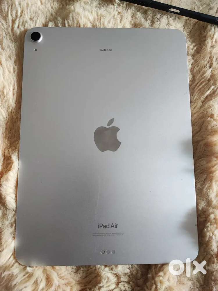 iPad Air 5th Gen Wi-Fi 64GB + Type-C Pencil + Case (Excellent Cond.)